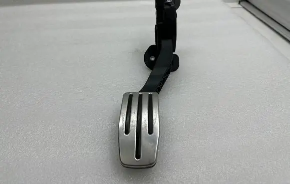 Tesla Model S Accelerator throttle pedal BE5C9F836AA 6PV93337017