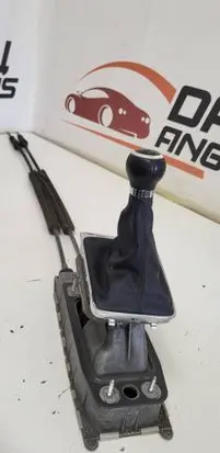 Volkswagen PASSAT B6 Gear shifter/selector 3C0711049S