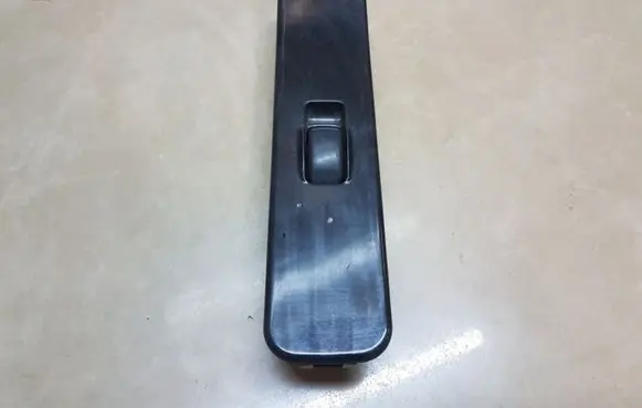 Mitsubishi Pajero Sport I Electric window control switch 8608A050XA