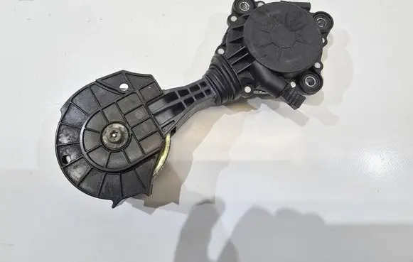 Mercedes-Benz B W245 Generator/alternator belt tensioner V759883280