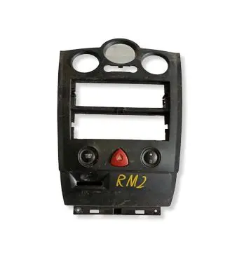 Renault Megane II Central console control unit 8200074381 S118539001E