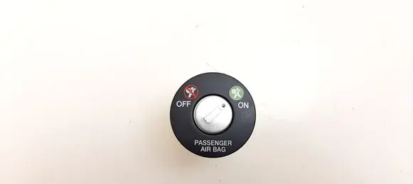 KIA Sorento Passenger airbag on/off switch 