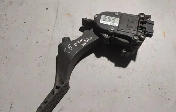 Volkswagen Transporter - Caravelle T5 Accelerator throttle pedal 7H1721503