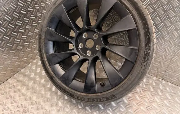 Tesla Model Y R20 alloy rim 118822300B