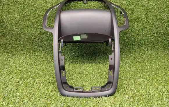 Opel Zafira C Radio/GPS head unit trim 1529531X 332910517