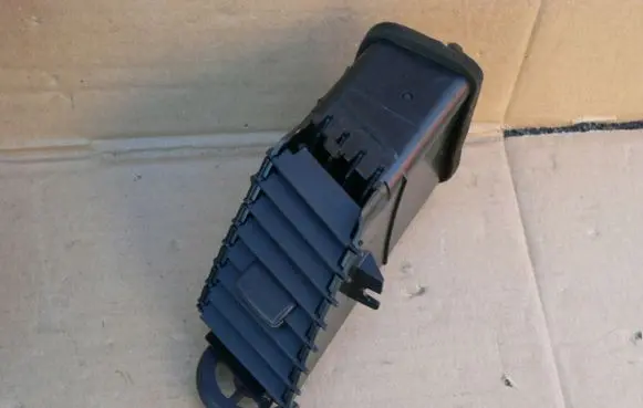 Mitsubishi Grandis Dash center air vent grill GN71104460