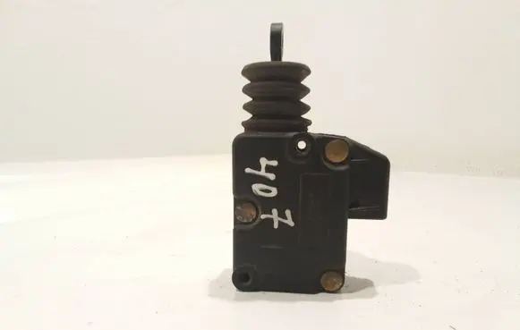 Peugeot 407 Central locking motor 9643826880 170305b