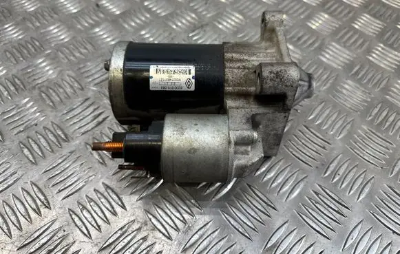 Dacia Sandero Starter motor 8200815083