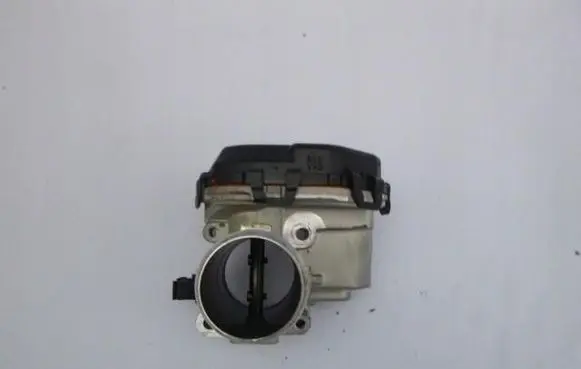 Peugeot 3008 II Throttle body valve 9830171480