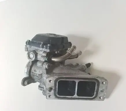 Volkswagen Golf VII Throttle valve 04L128063P