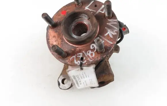 Front wheel hub spindle knuckle