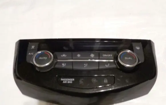 Nissan Qashqai Climate control unit 275004EA0A