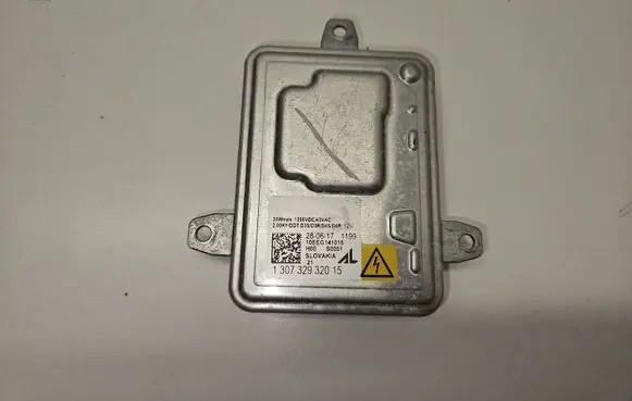 Chrysler Pacifica Headlight ballast module Xenon 130732932015