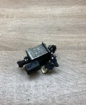 Ford Galaxy Vacuum valve 028906283F