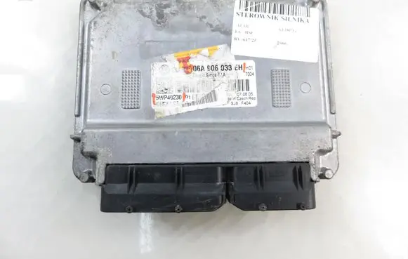 Audi A3 S3 8P Engine control unit/module 06A906033EH 5WP40230