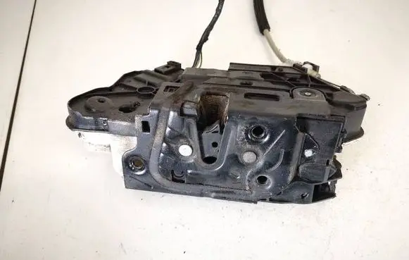 Seat Ibiza IV (6J,6P) Front door lock 5n1837015a