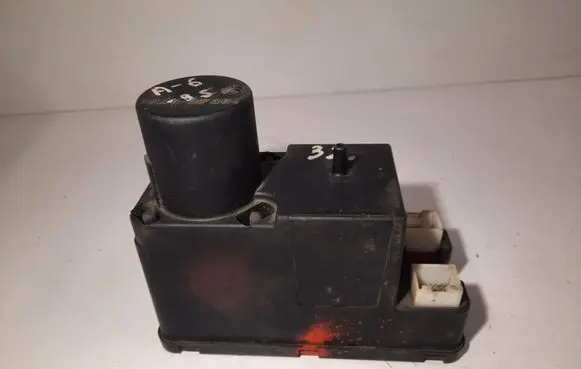 Audi A6 S6 C5 4B Central locking vacuum pump 8TZ00652206 4A0862257J