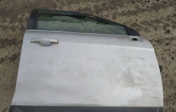 Chevrolet Captiva Front door pilkos