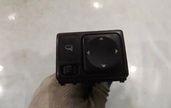 Nissan NV200 Wing mirror switch