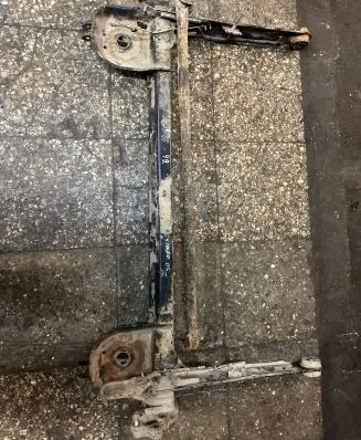 Opel Vivaro Rear subframe 