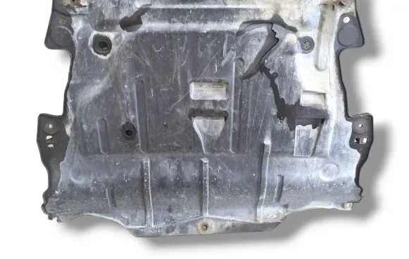 Volvo XC70 Engine splash shield/under tray