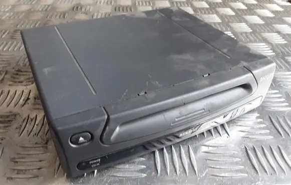 Renault Scenic I Radio/CD/DVD/GPS head unit 7700437567