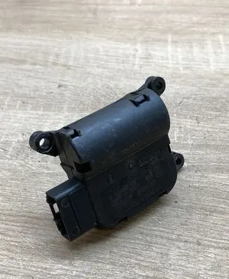 Audi A4 S4 B7 8E 8H Air flap motor/actuator 3E1820511D 0132801305