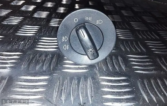 Skoda Octavia Mk2 (1Z) Light switch 1Z0941431C