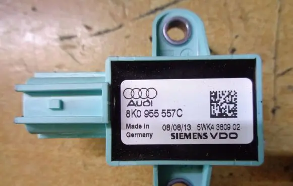 Audi A4 S4 B8 8K Airbag deployment crash/impact sensor 8K0955557C 8K0955557