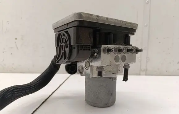 Mercedes-Benz GLE W167 ABS Pump A1679002320