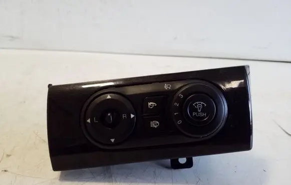 Chevrolet Captiva Wing mirror switch 68612G05