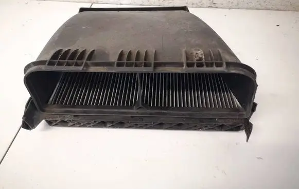 Volvo V70 Air filter box 2118300003