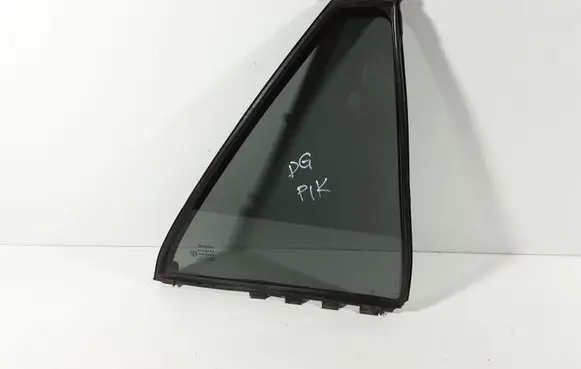 Toyota Avensis T250 Rear vent window glass 43R006723 6818805050