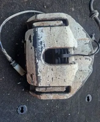 BMW 5 E60 E61 Front brake caliper 6030