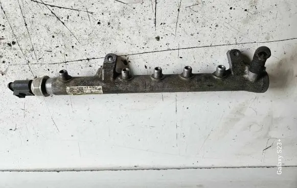 Volkswagen Golf VI Fuel main line pipe 03L130089B 7700000019