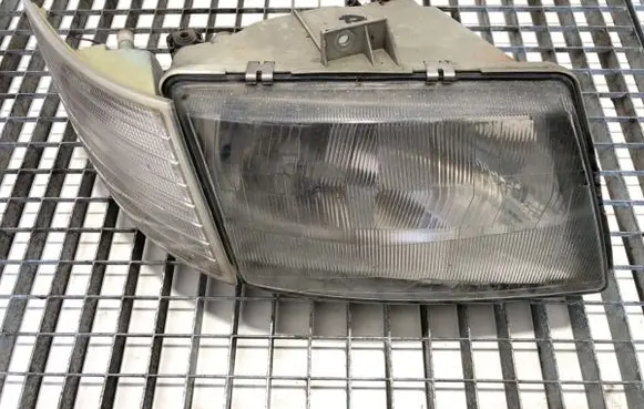 Mercedes-Benz Vito Viano W638 Headlight/headlamp 6388200161