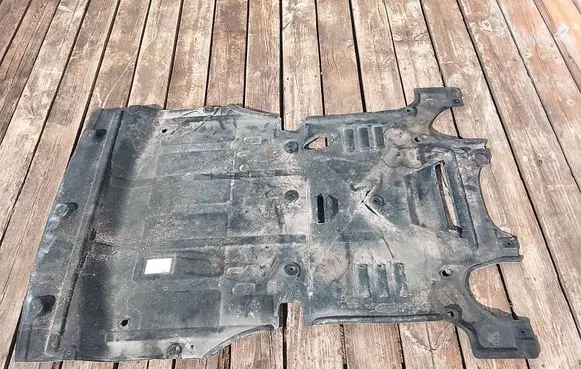 Porsche Macan (95B) Engine splash shield/under tray 95B863821C