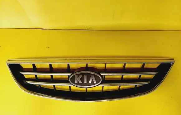 KIA Carens II Front grill OK2EF50710 2EF50710