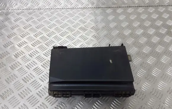 Opel Zafira B Fuse box set 13206754HB