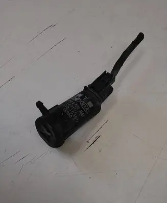 Hyundai i40 Windscreen/windshield washer pump 985101C500
