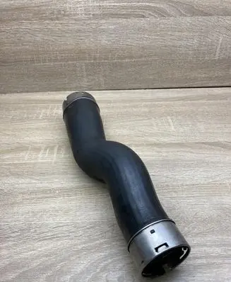 BMW 5 F10 F11 Intercooler hose/pipe 521108A