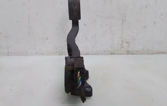 Peugeot 207 Accelerator throttle pedal 968075688002