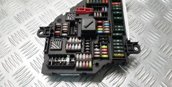 BMW 7 F01 F02 F03 F04 Fuse module 9210857