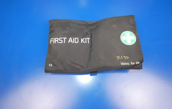 Volvo XC90 First aid kit 