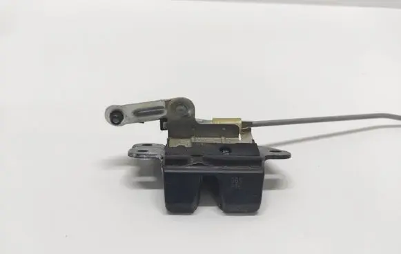 Loading door lock