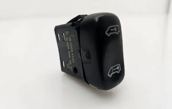 Mercedes-Benz Sprinter W901 W902 W903 W904 Central locking switch button 32084103 0055453607