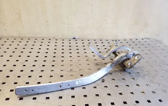Volkswagen Touareg I Tailgate/trunk/boot hinge 7L6827301E