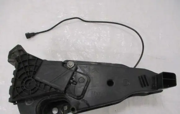 Peugeot 2008 I FAP fluid tank 9815712580