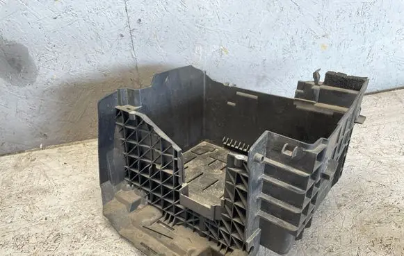Battery box tray