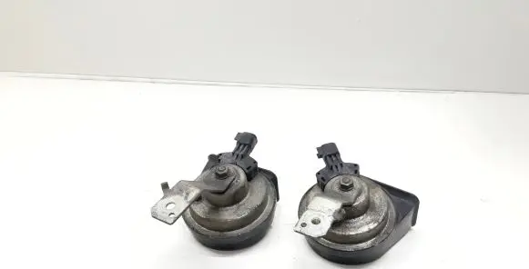 Volvo V70 Horn signal 08635072 08635071